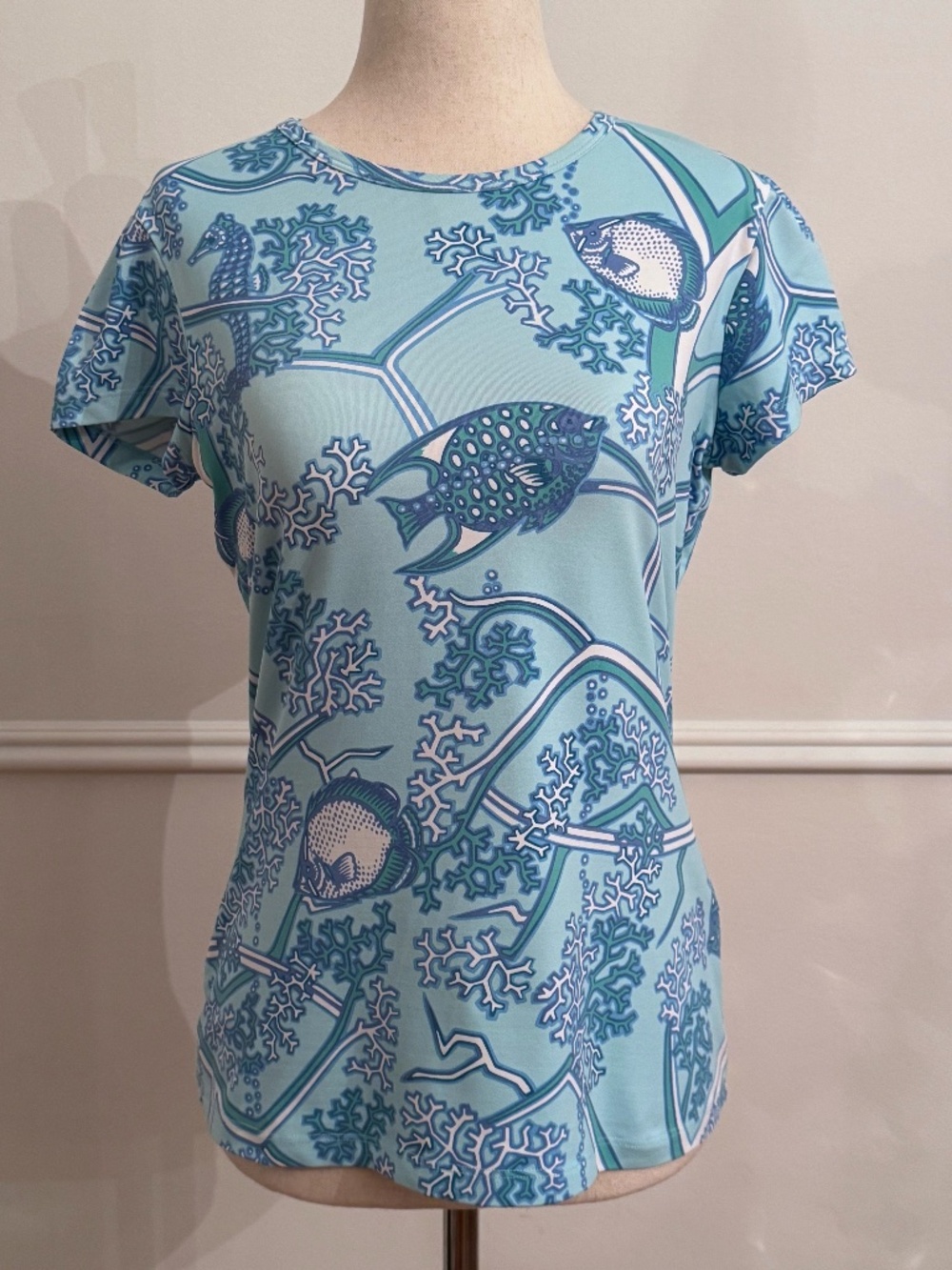 J McLaughlin Aqua Fish Coral Seahorse Print Top Short Sleeve Nylon Stretch Tee S